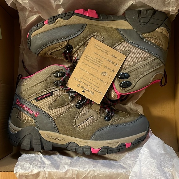 New Bear Paw Hiking Boots Women Size 5 Waterproof - Picture 1 of 3